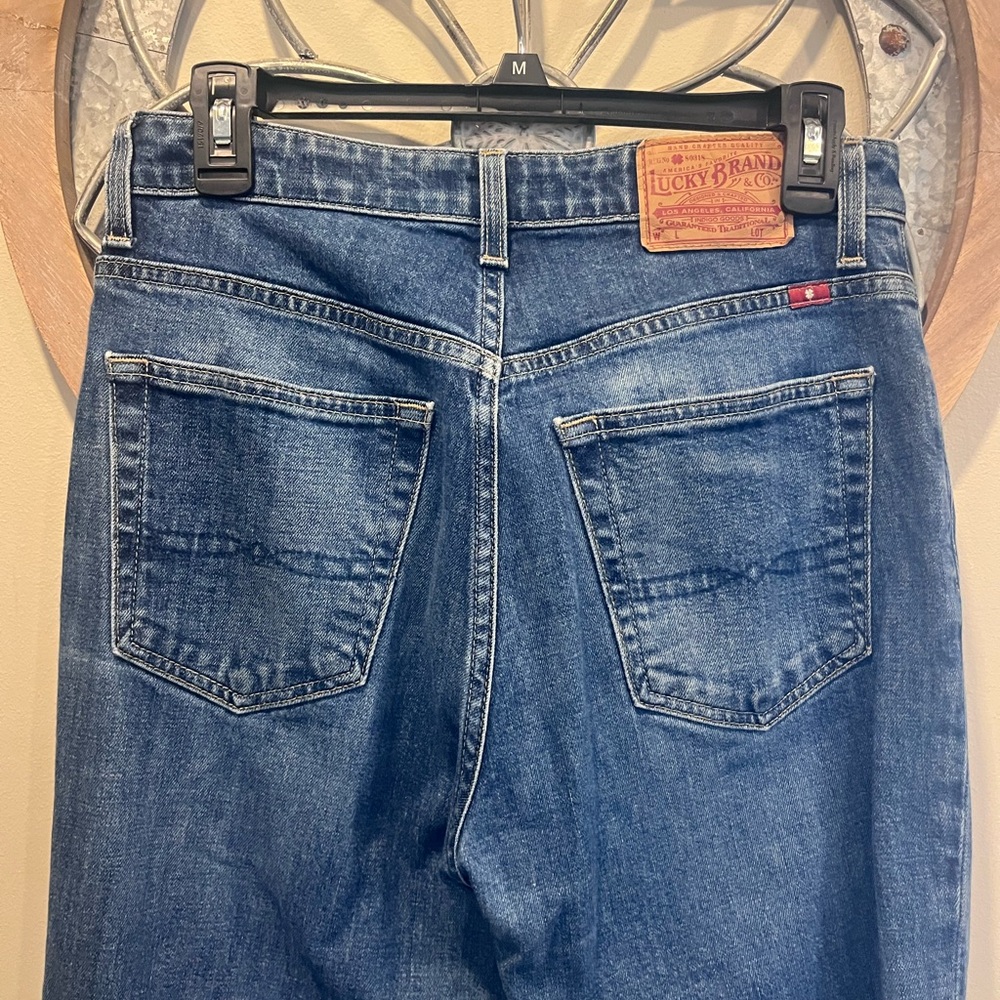 Lucky Brand women’s cropped Blue Jeans